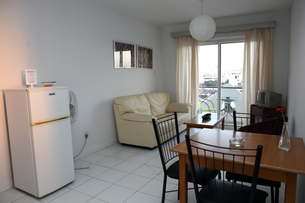 Alora Apartments Larnaca Exterior foto